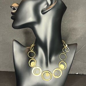 Chic Gold Circle Necklace